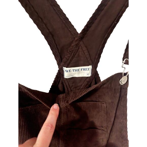 NWT We The Free Corduroy Short Overalls – Size Medium – Brown msrp $108 - Picture 2 of 10